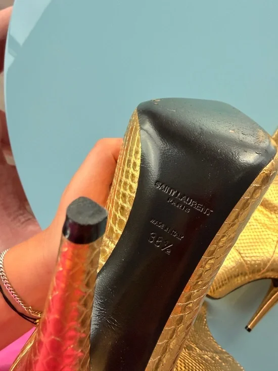 INCREDIBLE SAINT LAURENT - Gold Metallic Knee-High Stiletto Boots - Picture 2 of 5